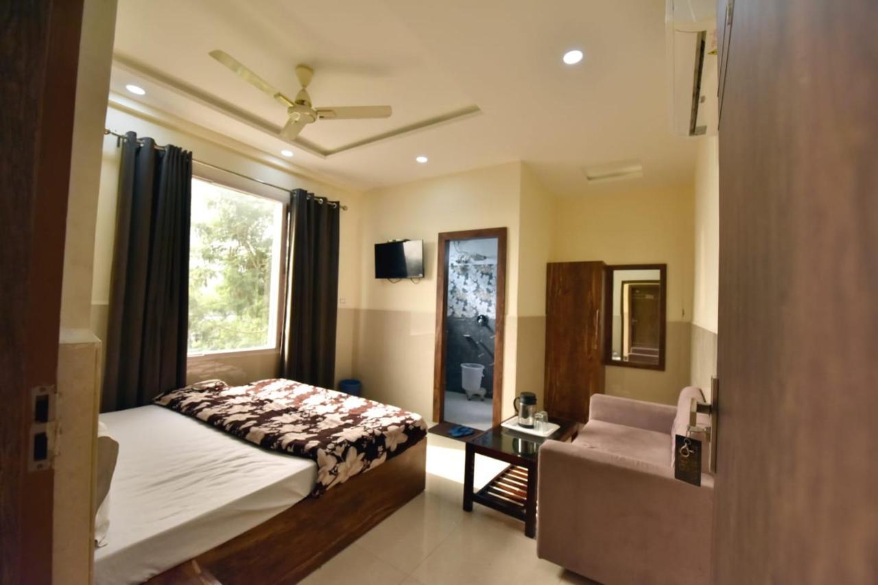 Royal Inn Jammu Exterior photo