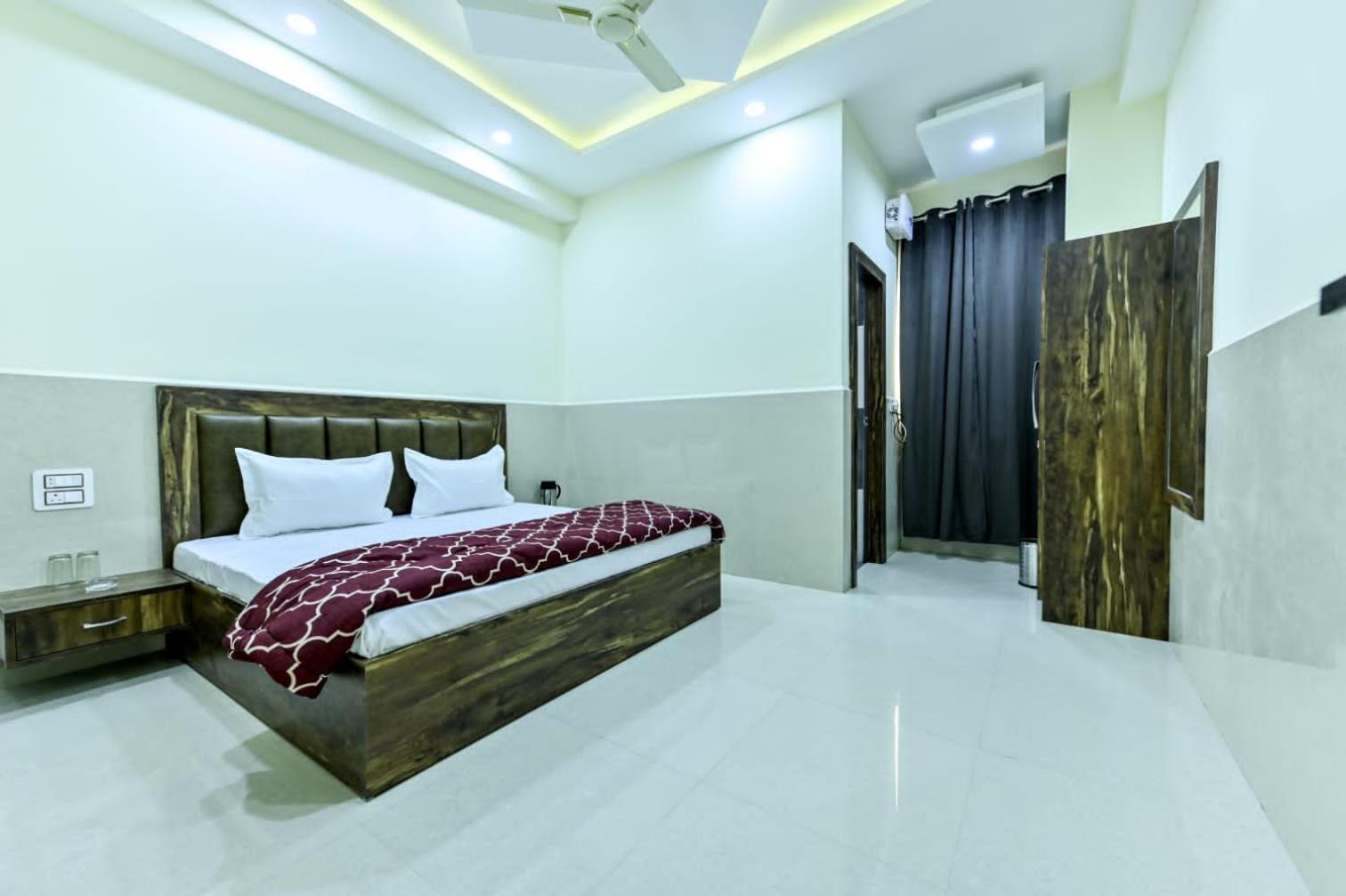 Royal Inn Jammu Exterior photo